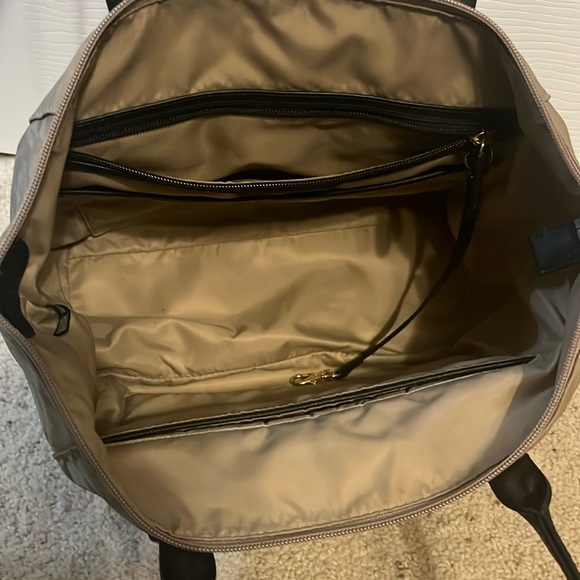 Michael Kors Kelsey Gold Leopard Zip Medium Travel Tote Shoulder Bag - Picture 4 of 6